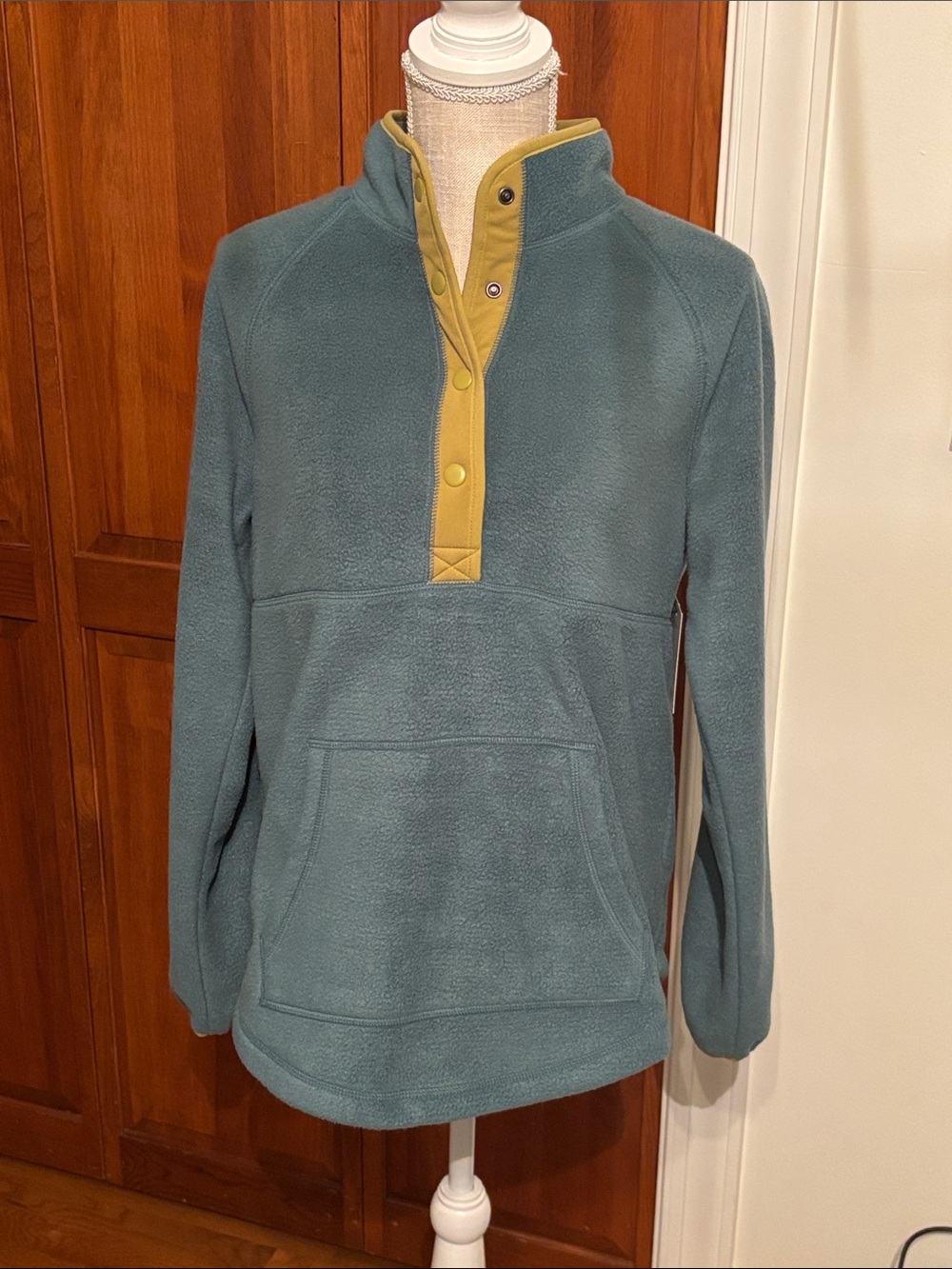 NWT women’s Teal Fleece Pullover with Contrast Mustard Placket